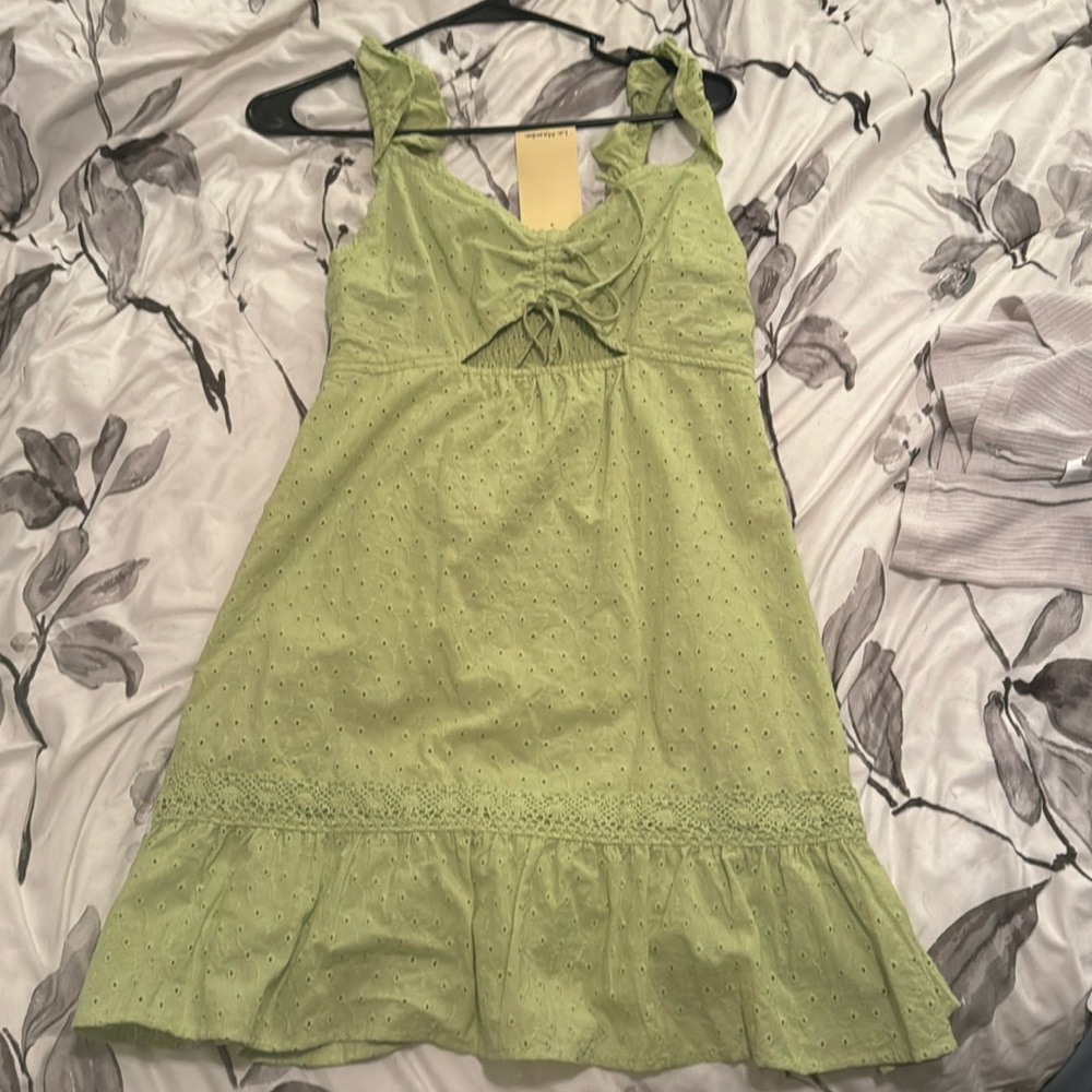 Elegant Green Sleeveless Dress